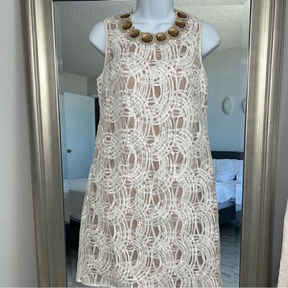 ADRIANNA PAPEL Yvorybeige Jewel Neckline Faux Pearls Cocktail Dress Size 4.